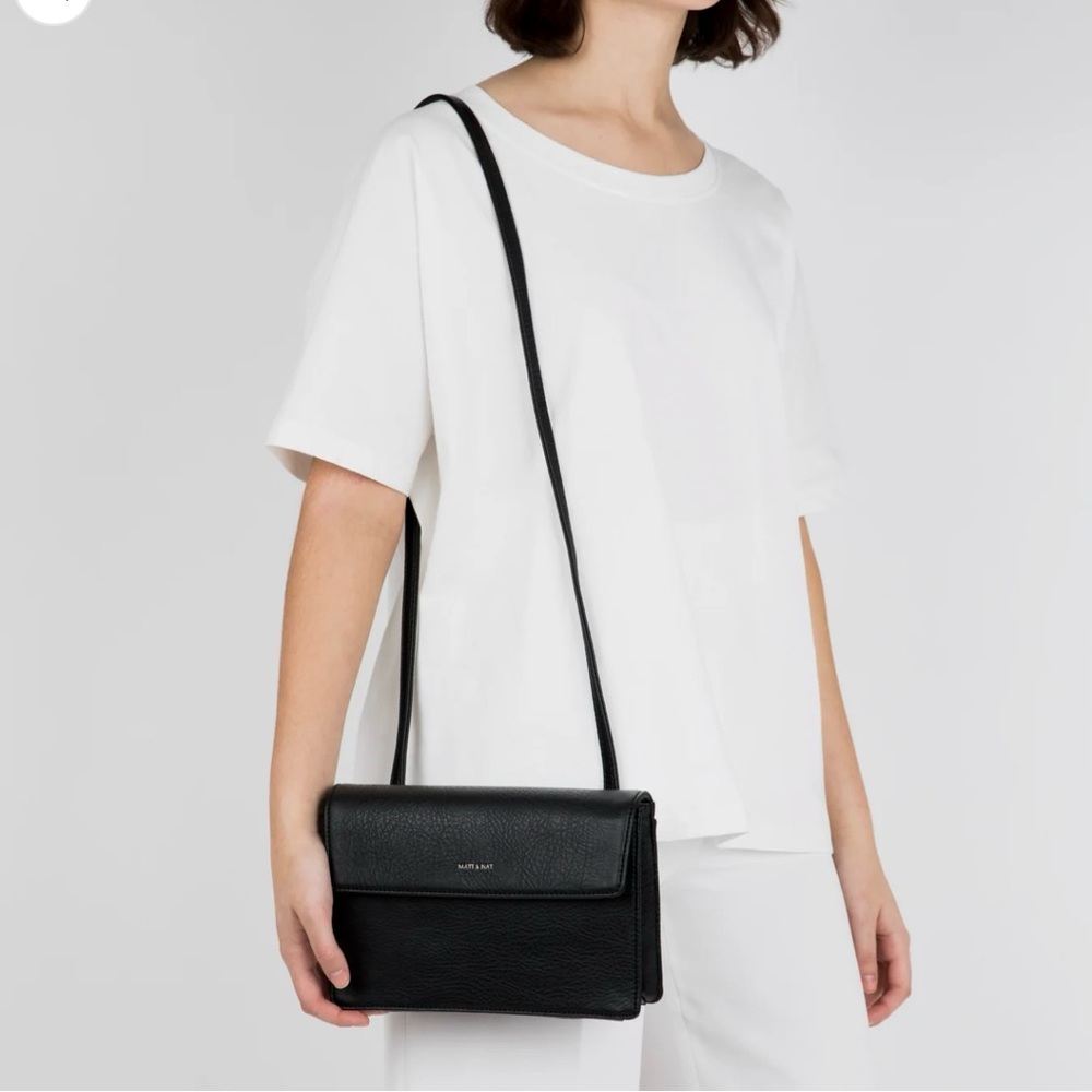 Matt & Nat Black Classic Flap Bag